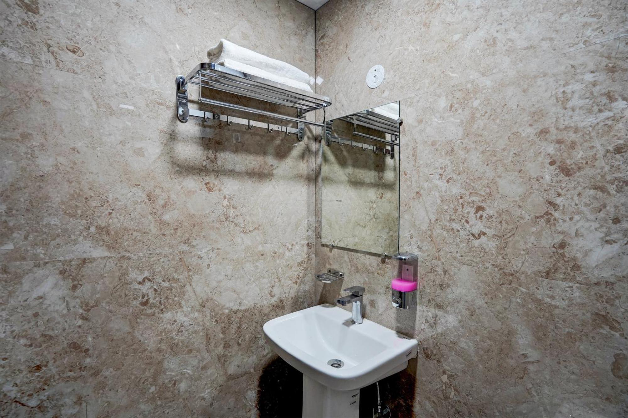 גאזיאבאד Hotel O R.N Residency Hotel מראה חיצוני תמונה